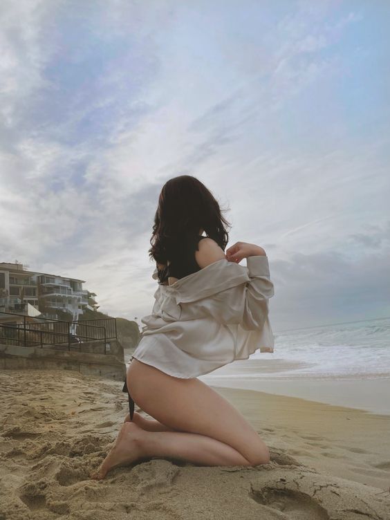 cách tạo dáng chụp ảnh bikini ở biển